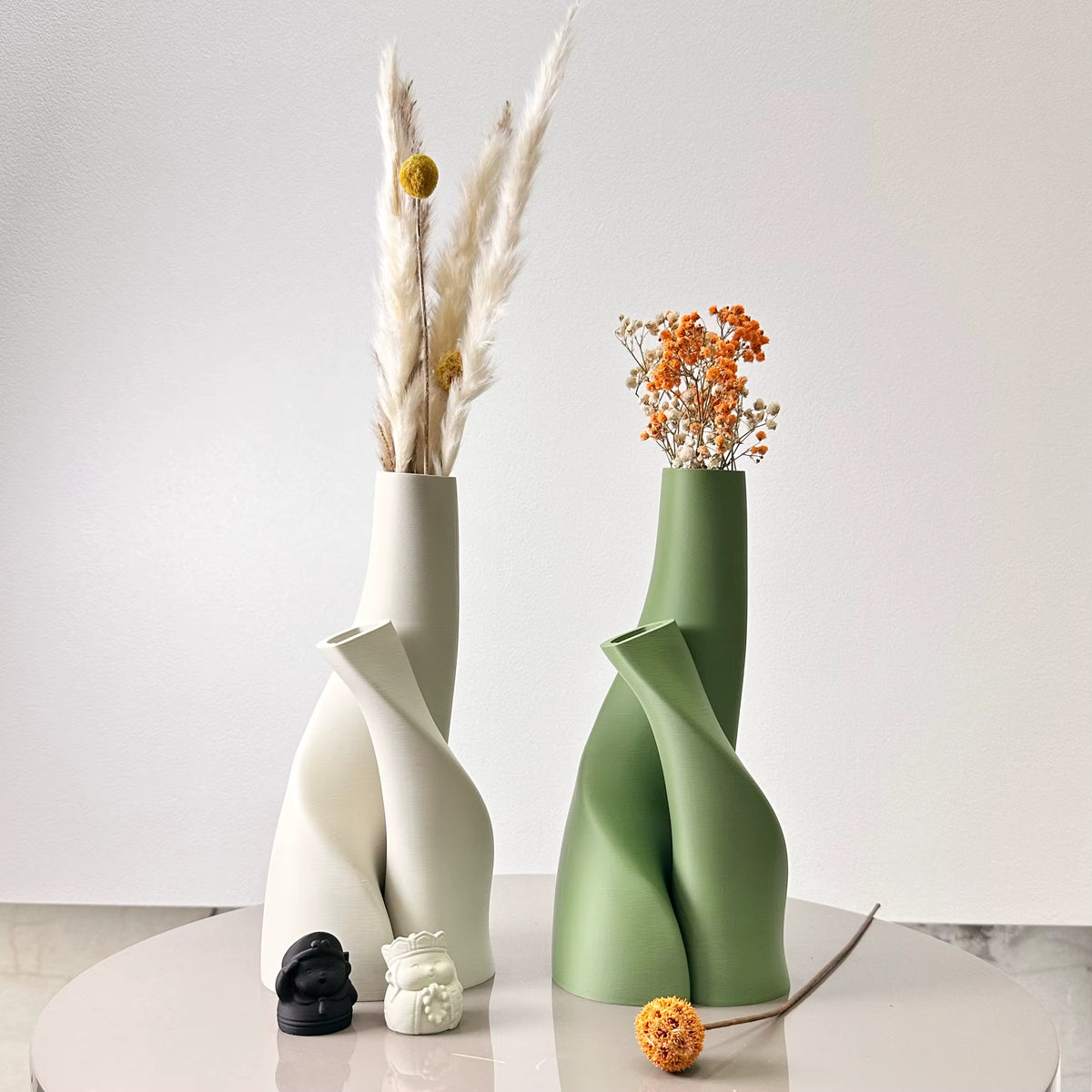 Modern Sculptural Decorative Vase Set – Minimalist Home Décor Accent for Living Room & Kitchen